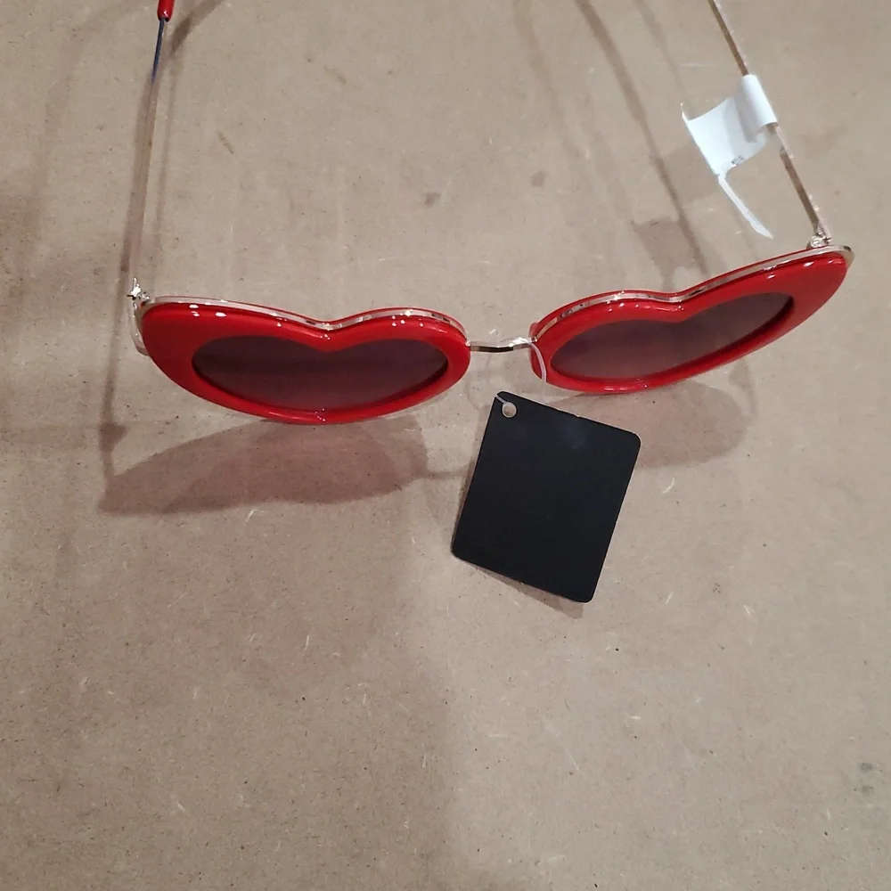 Red heart shaped cat eye retro vintage pinup style sunglasses new‎